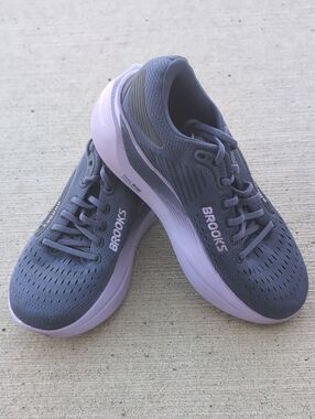 EXCELLENT CONDITION Brooks Ghost Max 4 Women's 8B Nightshadow/Ebony Purple